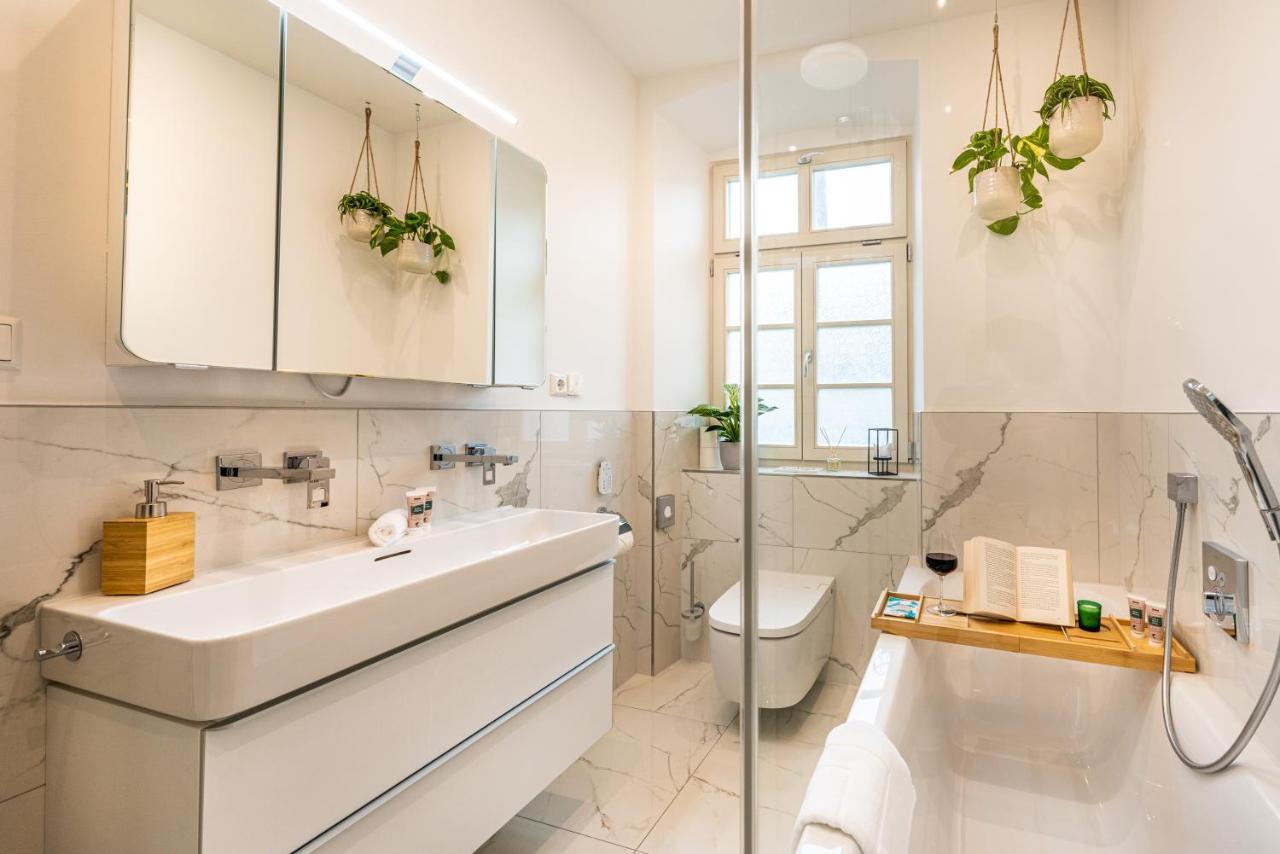 Vivid Luxury Apartment Ludwigsburg - Bluehendes Barock-Forum-Schloss-Modern Exterior foto