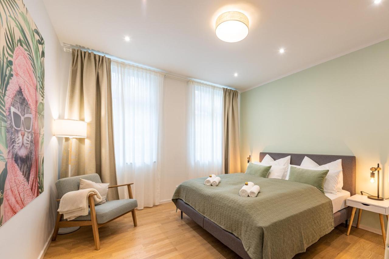 Vivid Luxury Apartment Ludwigsburg - Bluehendes Barock-Forum-Schloss-Modern Exterior foto